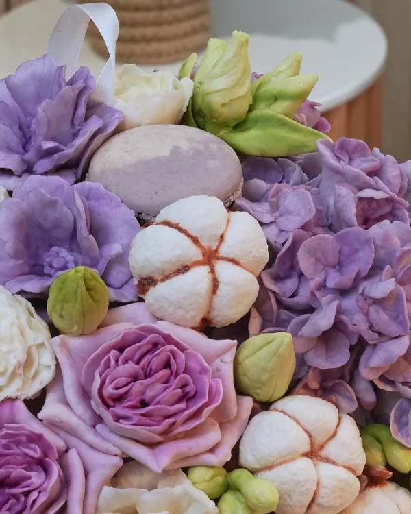Lilac edible roses
