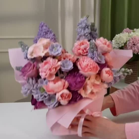 Finished edible flower bouquet
