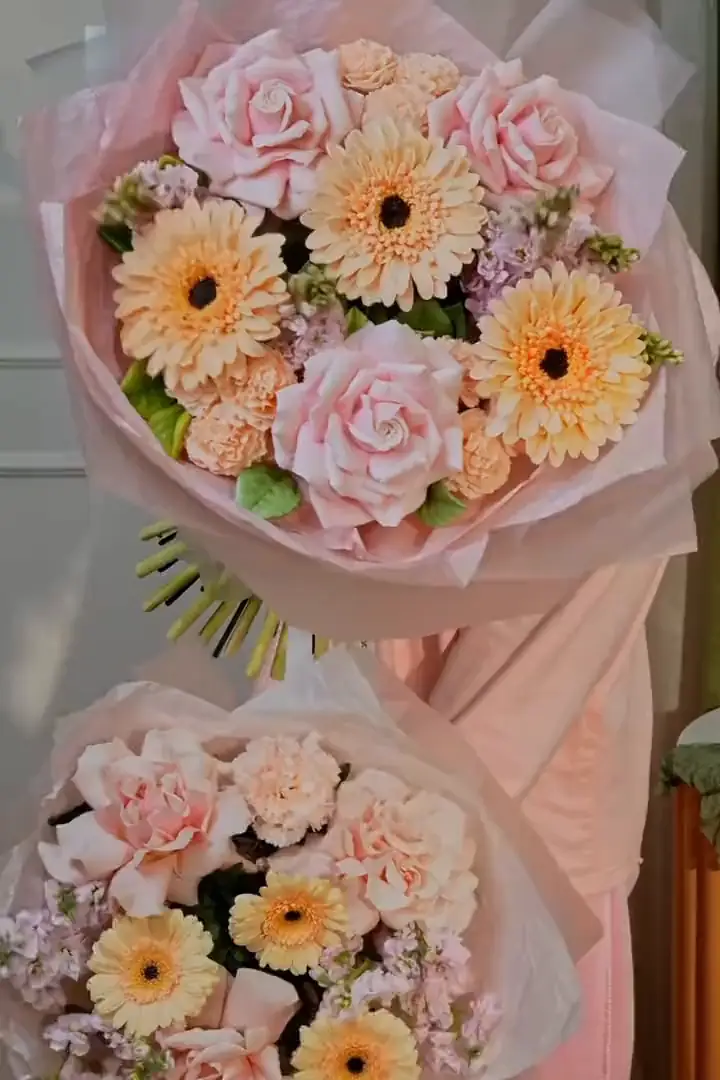 A finished bouquet of realistic edible zefir flowers